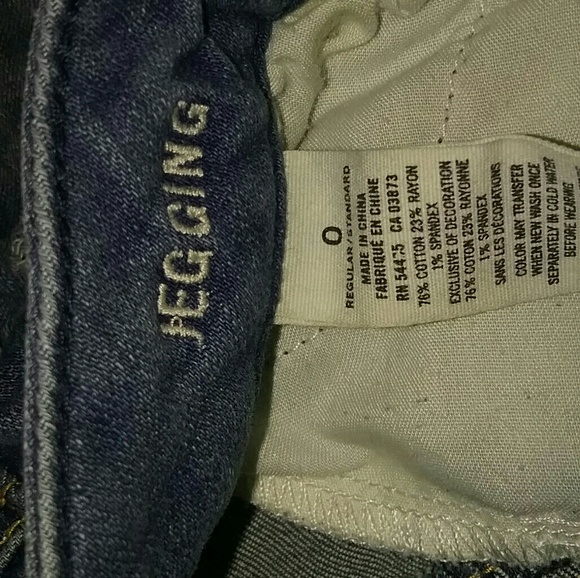 ♡ American Eagle Low Rise Ripped Jeans♡ - Picture 6 of 6